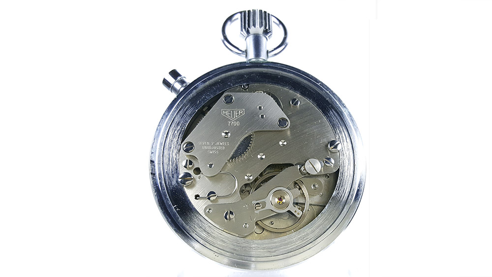 Chronomètre HEUER tachymetre ref. 408.417 --- calibre 7700 --- ikonicstopwatch.com