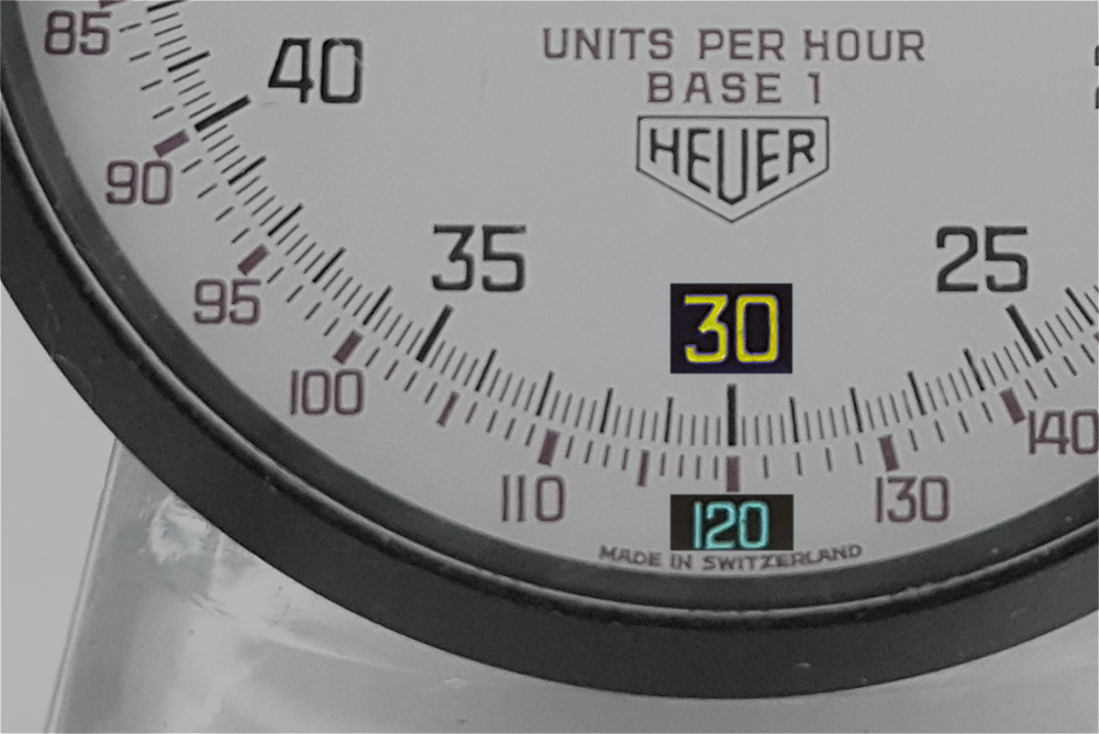 Chronomètre HEUER tachymetre ref. 408.417 --- zoom tachymetre--- ikonicstopwatch.com