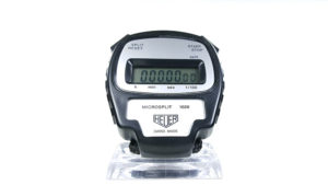 Chronométre HEUER microsplit 1020 --- plan rapproché --- ikonicstopwatch.com