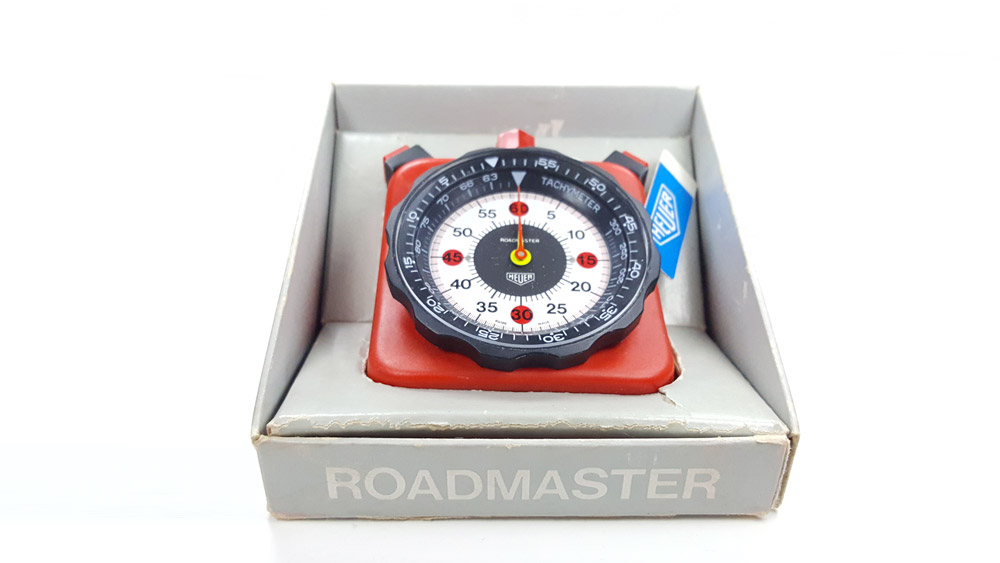 Chronomètre HEUER-Leonidas ref. 804.901 roadmaster vintage --- plan de face rapproché dans boite --- ikonicstopwatch.com