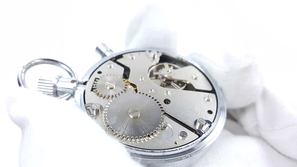 Chronomètre vintage HEUER-Leonidas microsplit ref. 593 trackmate --- calibre --- ikonicstopwatch.com