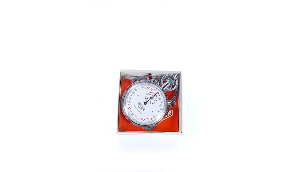 Chronomètre vintage HEUER ref. 8037 trackmaster --- boite ouverte --- ikonicstopwatch.com