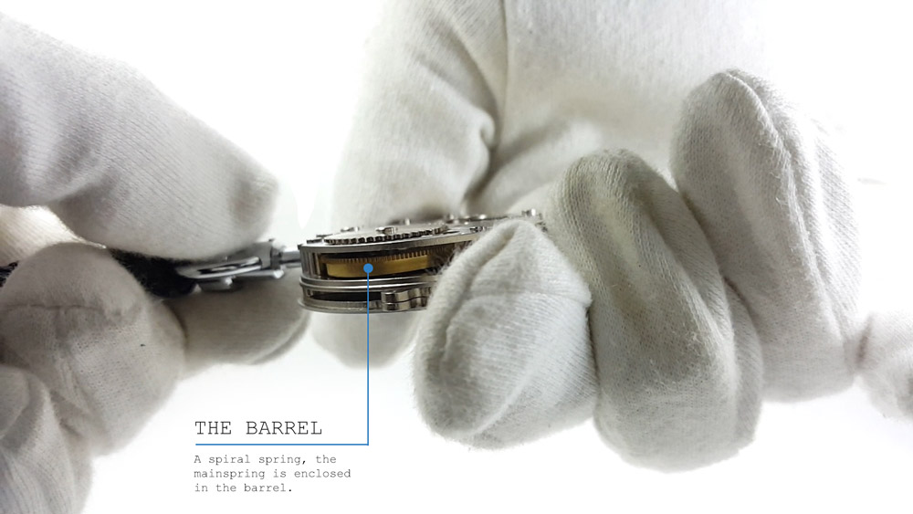 How to wind up a mecanical HEUER stopwatch --- the barrel --- ikonicstopwatch.com