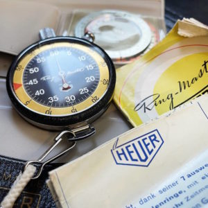 Chronomètre HEUER vintage ring-master --- photo par Paweł Kalinowski (https://smilodone.com) --- ikonicstopwatch.com